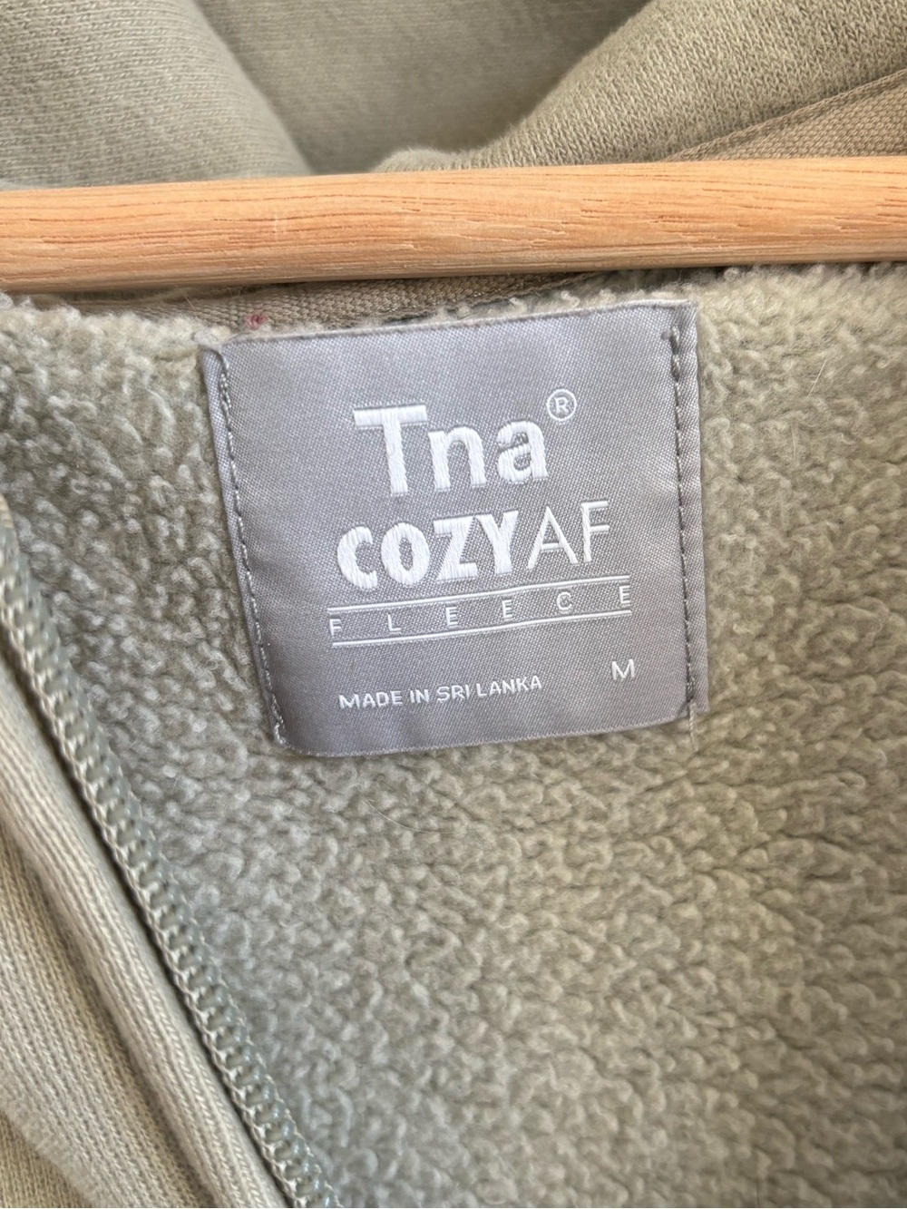Aritzia TNA Cozy AF Sage Cropped Zip Up Hoodie - Picture 6 of 6